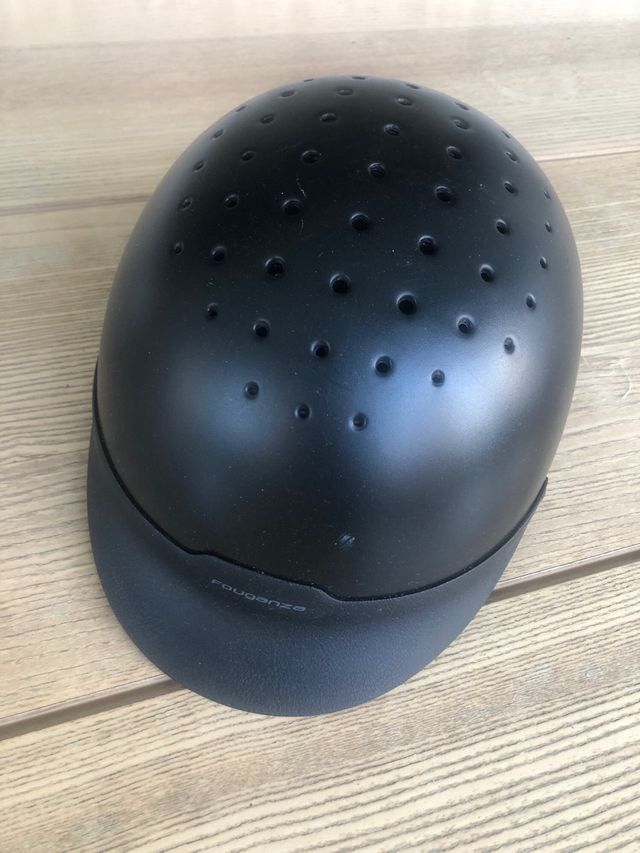 Casco de equitación negro