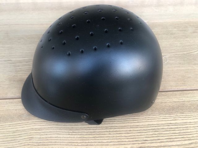 Casco de equitación negro