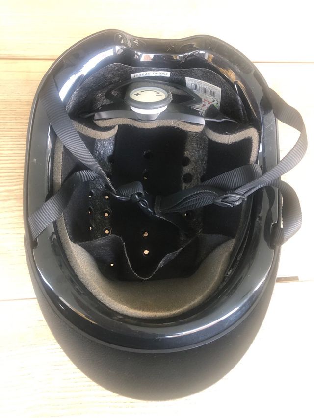 Casco de equitación negro