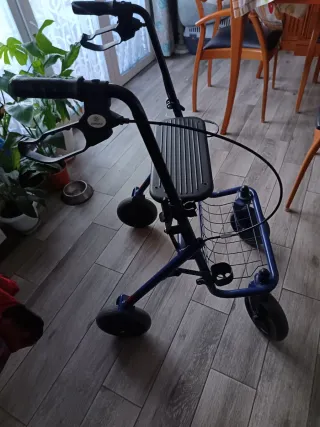 Andador para Adultos con asiento rueda giratoria a