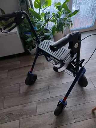 Andador para Adultos con asiento rueda giratoria a