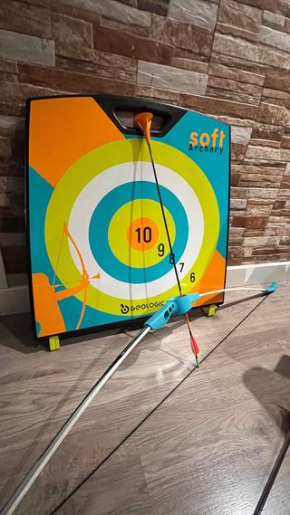 Diana Tiro con Arco Geologic