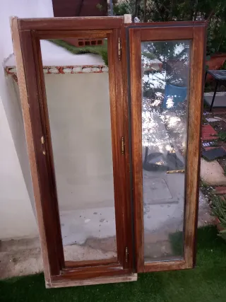 Ventana de madera con cristal