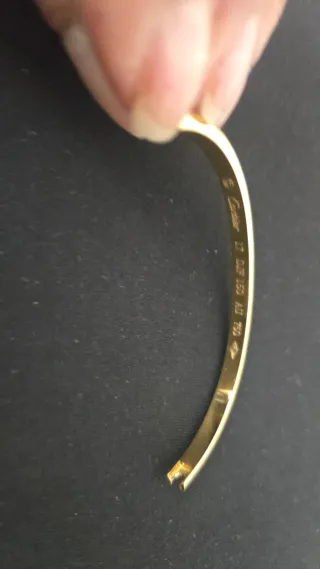 Pulsera tipo Cartier bañado en Oro con Tornillo