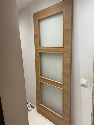 Puerta corredera con cristal 82,5