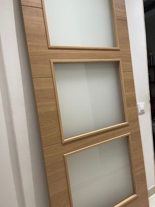 Puerta corredera con cristal 82,5