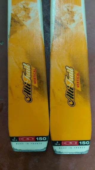 Esquís de travesía Dynastar completo.