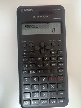 Calculadora Casio fx-82MS.