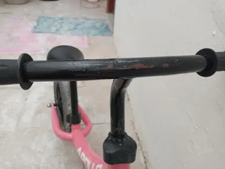 Bicicleta de equilibrio Apollo rosa sin pedales