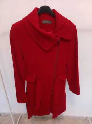 Abrigo Rojo Easy Wear