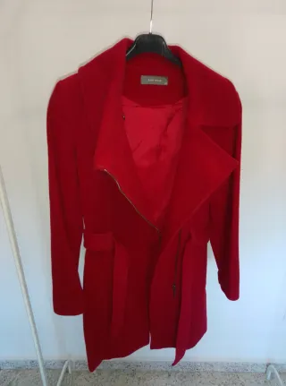 Abrigo Rojo Easy Wear