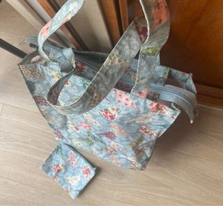Bolsa de tela plastificada con estampado de pájaro