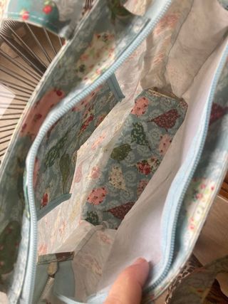 Bolsa de tela plastificada con estampado de pájaro