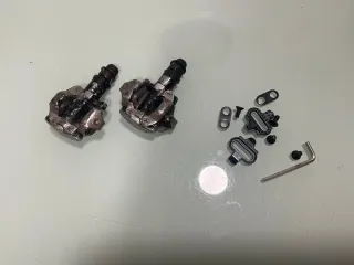 Pedales y calas Shimano