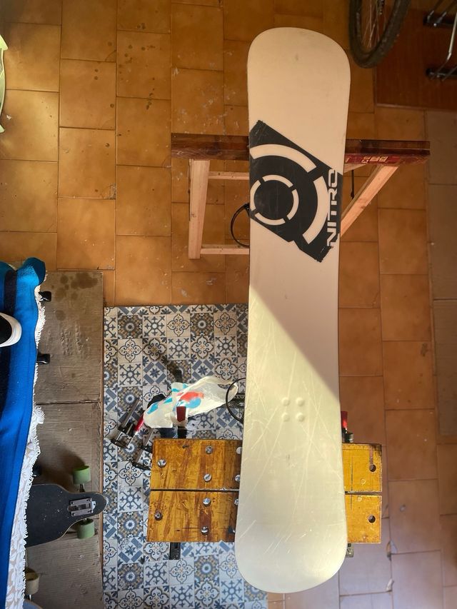 Tabla de Snowboard con Fijaciones nitro