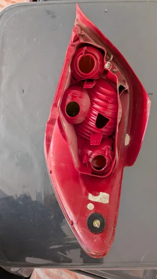 Piloto trasero izquierdo Peugeot 307