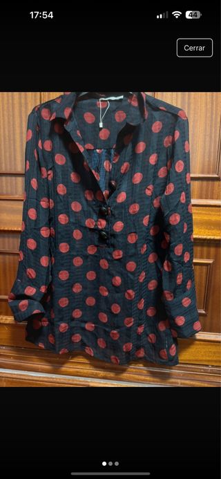 Camisa de lunares roja y negra