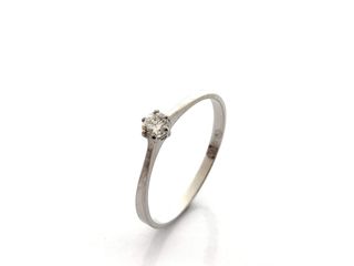 anillo oro 18k con piedra con diamante