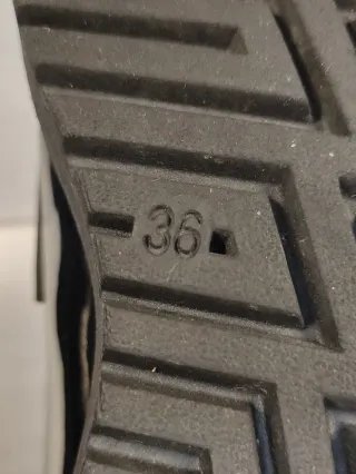 Mocassini donna vernice nera con catena