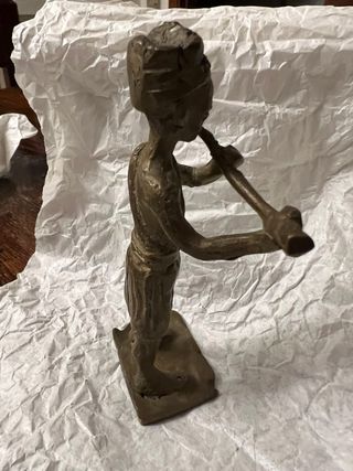 Statuina in bronzo musicista