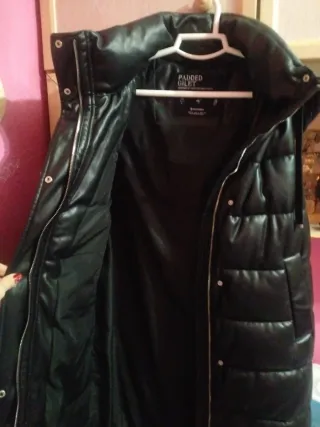 Chaleco acolchado efecto piel