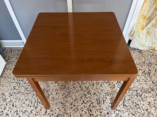 Tavolo da pranzo o cucina in legno