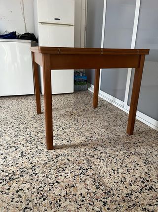 Tavolo da pranzo o cucina in legno
