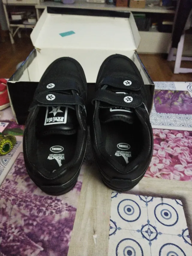 Deportivas negras velcro talla 38 sin estrenar