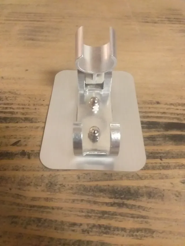 Supporto per parete doccia in alluminio regolabile