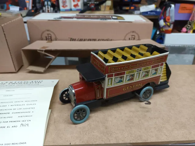 Autobus Paya 806 La General 1936 in lamiera