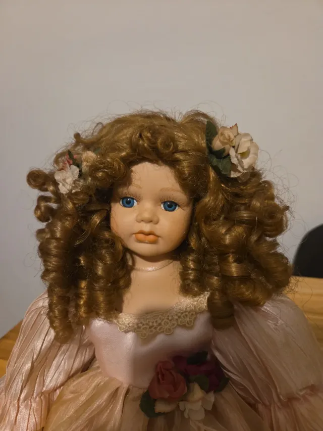 Bambola in porcellana francese anni '80