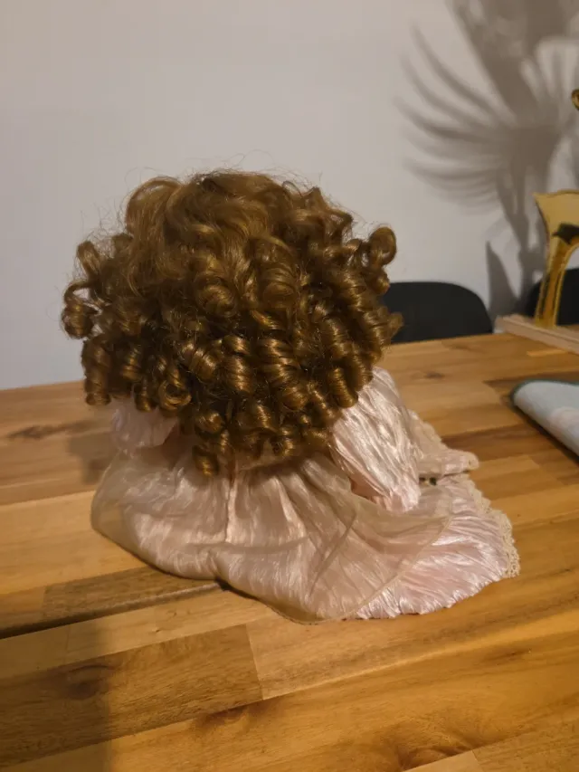 Bambola in porcellana francese anni '80