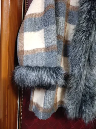 Abrigo lana cuadros con pelo, talla grande .