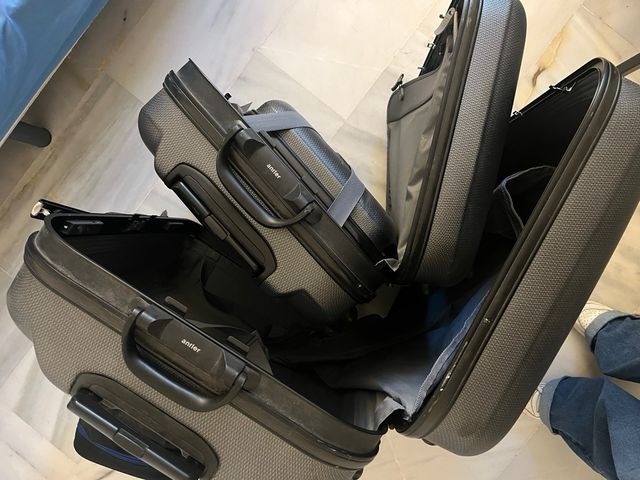 Trío Maletas Antler Negro/Gris