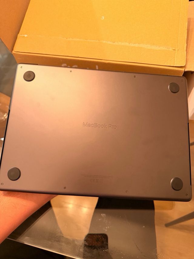 MacBook Pro M4 Negro con Factura y Garantía