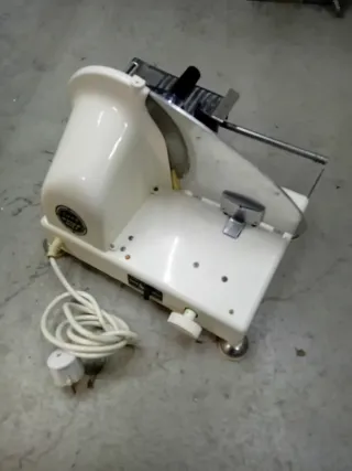 Affettatrice Quick Mill OMRE