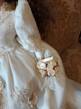 Muñeca de porcelana romántica vintage