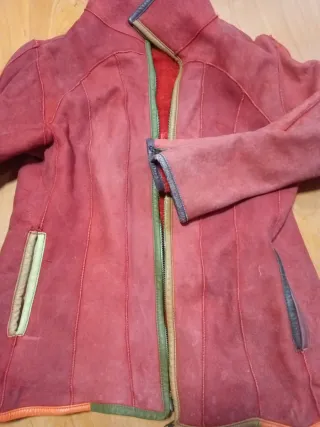 Cazadora roja multicolor