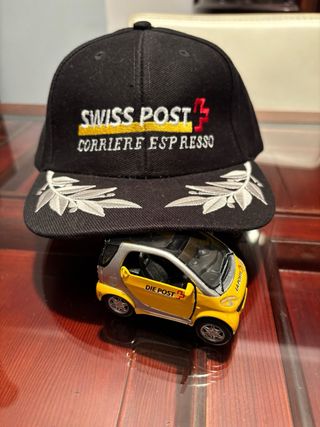 Cappellino e modellino Smart Swiss Post.