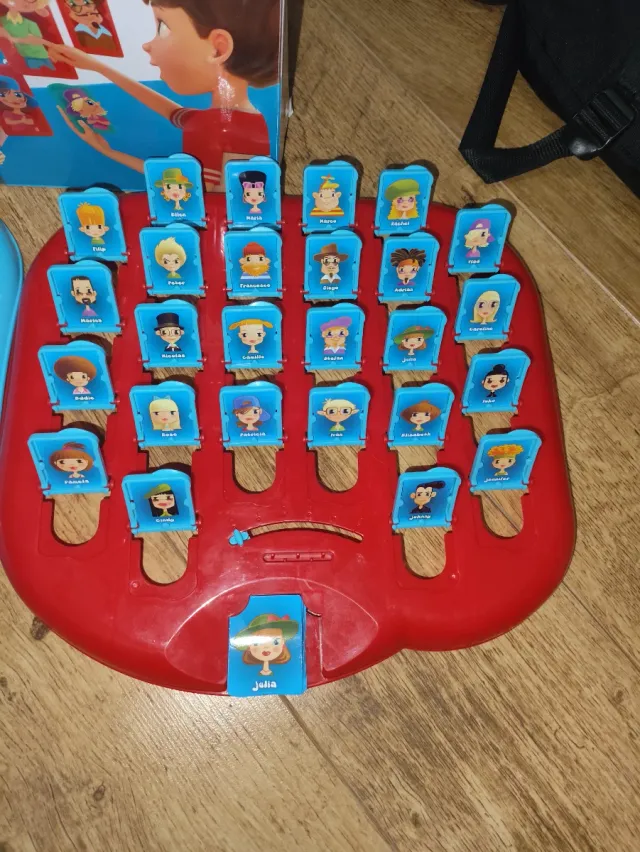 Juego Quién es Quién Who's My Friend