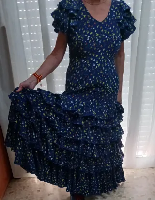 Traje de flamenca verde con lunares