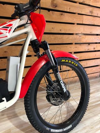 BETA MINITRIAL E20 – ELÉCTRICA INFANTIL