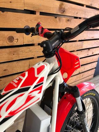 BETA MINITRIAL E20 – ELÉCTRICA INFANTIL