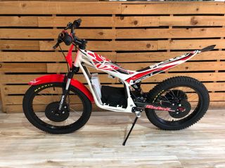 BETA MINITRIAL E20 – ELÉCTRICA INFANTIL