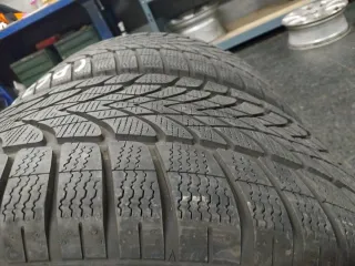 (P67) 295.40.20.106V M+S dunlop