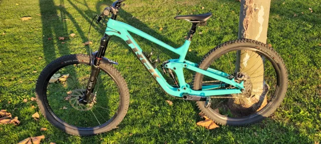 Bicicleta Trek Slash 8