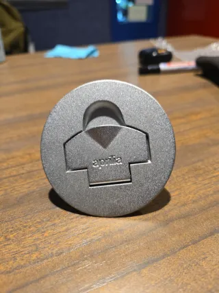 Tapa depósito gasolina Aprilia RS50 nueva