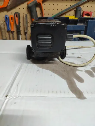 Bomba Grundfos UPS2 25-40/60