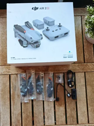 DJI Air 2S Fly More Combo Caja y accesorios