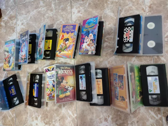 Lote 12 VHS Disney Clásicos (Inglés)